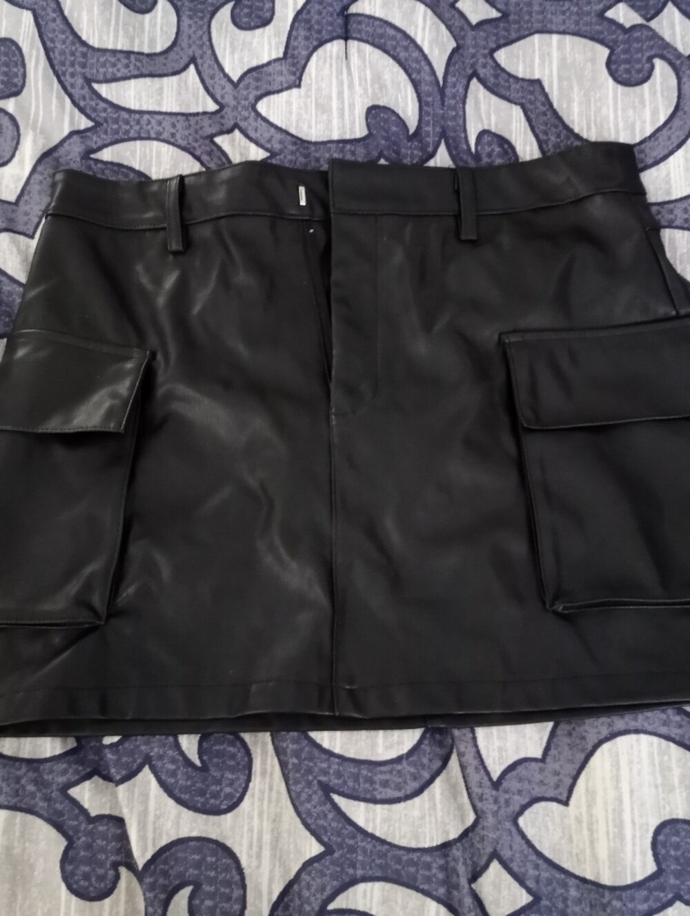👠LOVE TREE Pleather Skirt👠